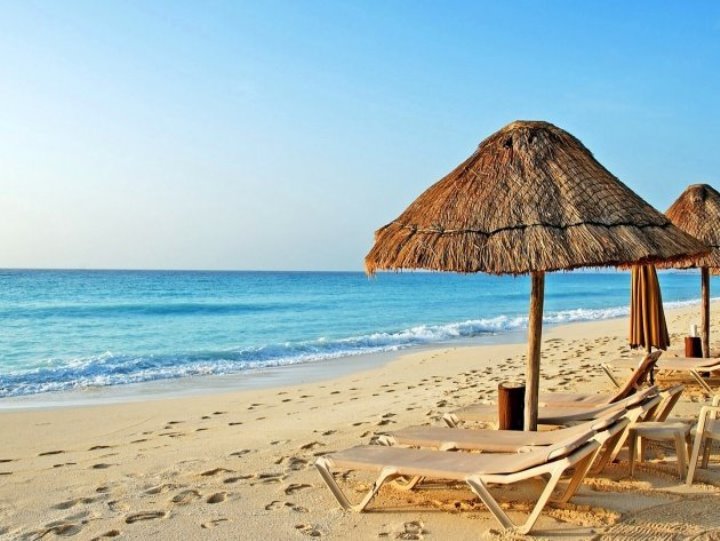 Отели Болгарии с бесплатными лежаками и зонтиками на пляже