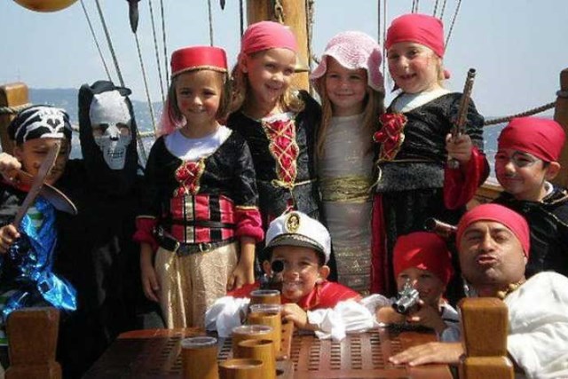 Пиратская вечеринка на кораблике в Болгарии
