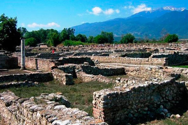 Раскопки в городе Дион, Греция