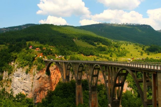 Мост Джурджевича в Черногории